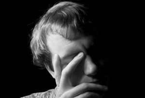 Patologisk jalousi: når jalousi når til et farligt ekstrem