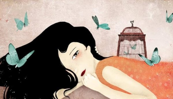 Kvinde med bur på ryggen og sommerfugle flyvende omkring