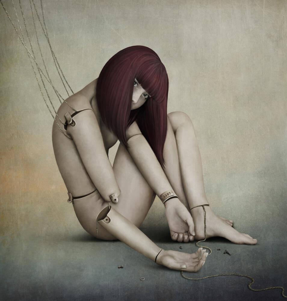 Pige som dukke er styret af at misunde andre