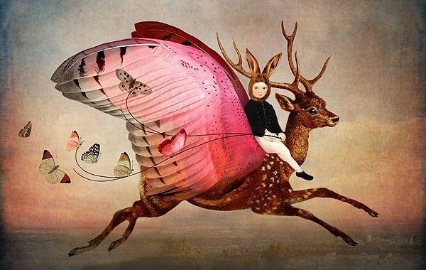 Barn rider på rådyr med vinger