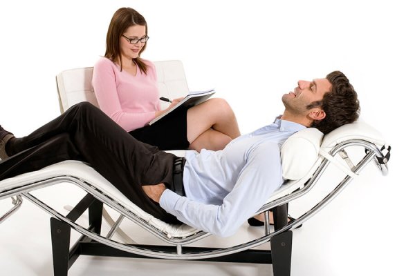 Mand i terapi for at overvinde flyskræk