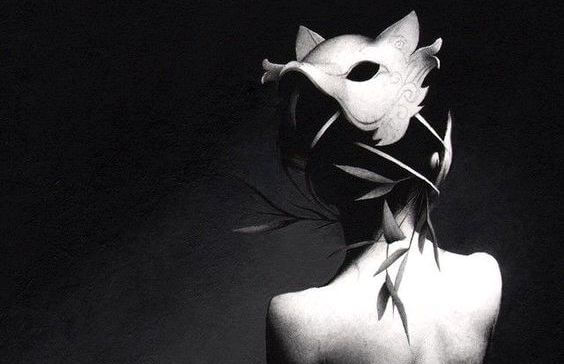 Kvinde med maske symboliserer forbitrede mennesker