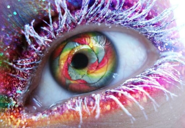 Øje i farver viser, hvad der sker, når du ændrer dine tanker