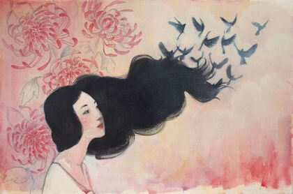 Fugle flyver fra kvindes lange hår, som når man anerkender sin historie og giver slip på den