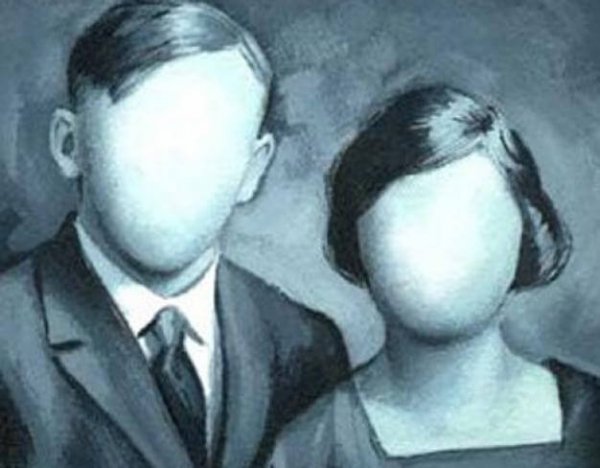 To personer uden ansigter har mistet identitet på grund af dissociativ amnesi