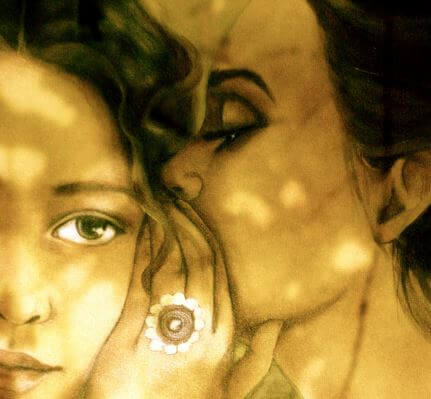 Søskende hvisker ting til hinanden