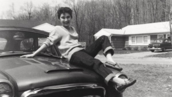 Kitty Genovese på en bil