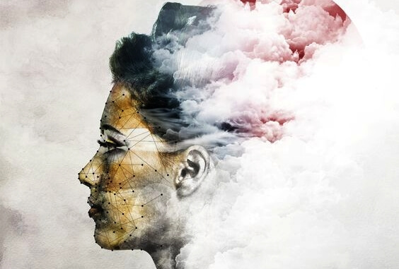 Kvinde dækket af sky må lide i stilhed