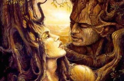 Træer med ansigter er som et par, der vækker sovende kærlighed