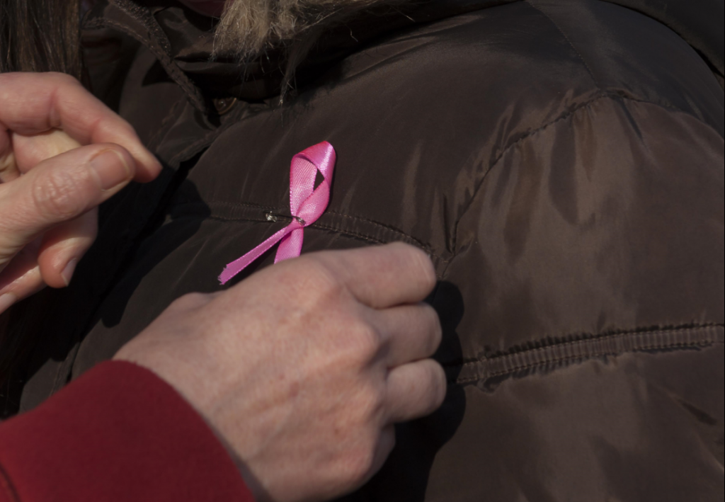 Sløjfe viser støtte i kampen mod kræft