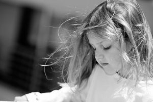 Skrig sårer spædbarns hjernen