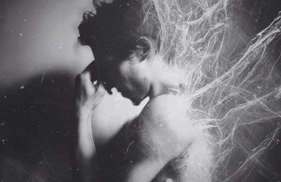 Person med spindelvæv lider af skjult depression