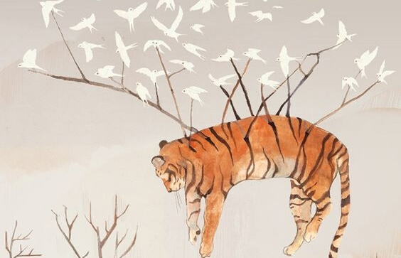 Tiger bliver båret af fugle, der vil hjælpe