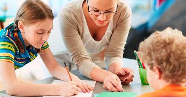 Lærer sammen med børn