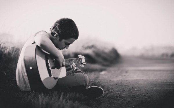 Dreng med guitar