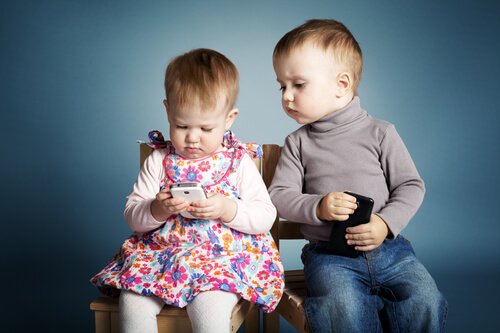 3 gode grunde til ikke at give børn en telefon