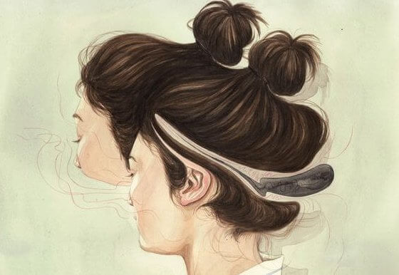 Kvindes ansigt er forvrædet på grund af pronoia