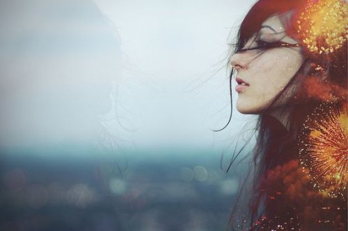 Kvinde med lys i hår