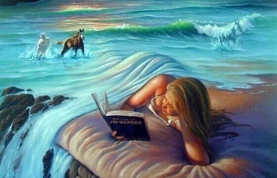 Kvinde læser bog og opsluges af hav