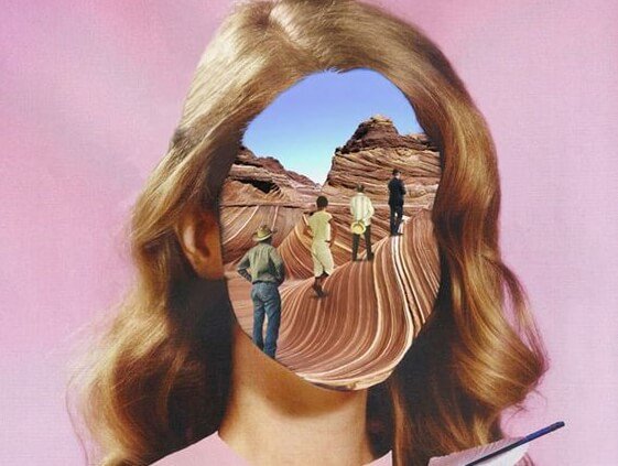 Kvinde med billede som ansigt