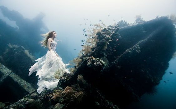 Kvinde under hav lever liv fyldt med fantasier