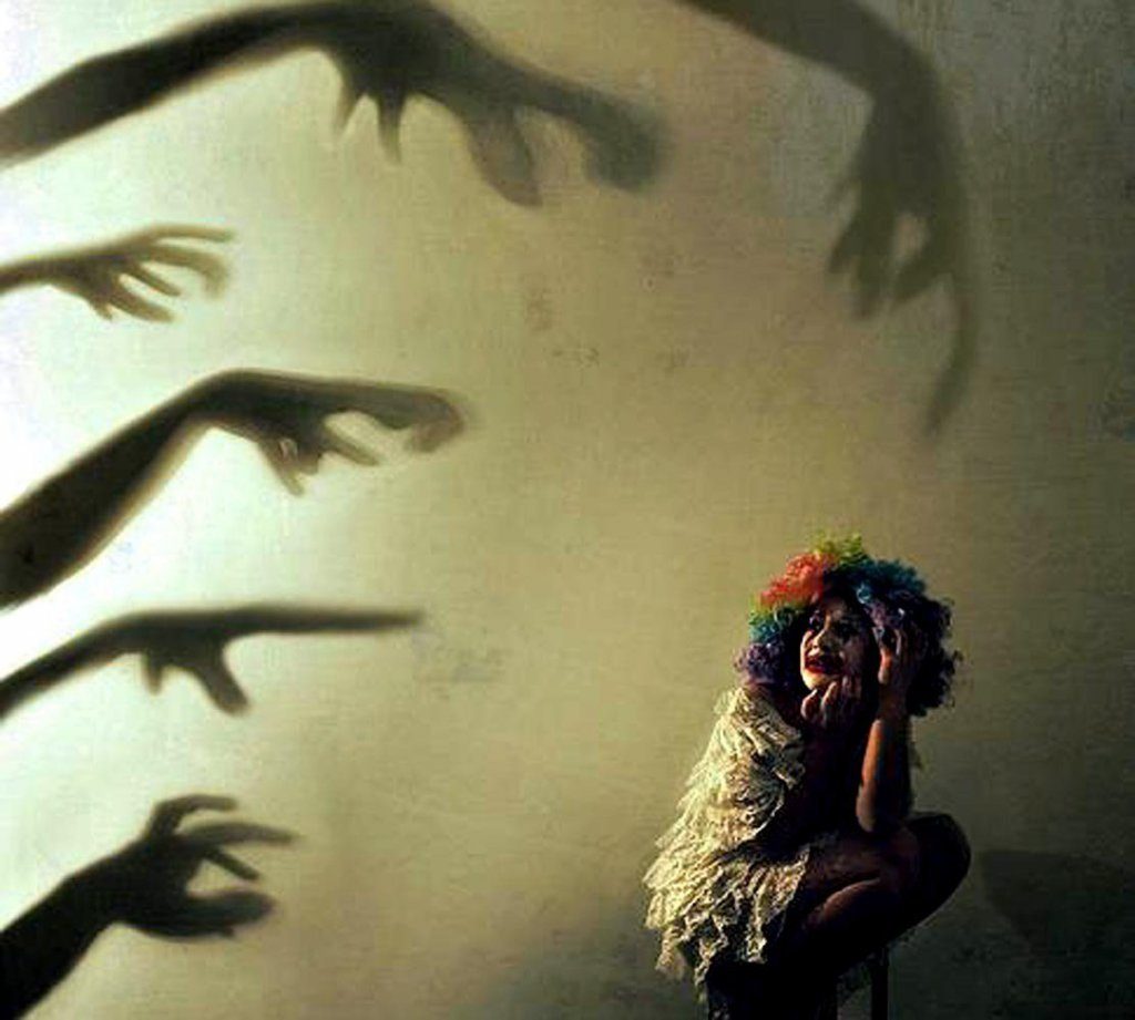 Angst kvinde lider af psykose