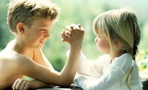 Ældre søskende er både superhelte og bedste venner