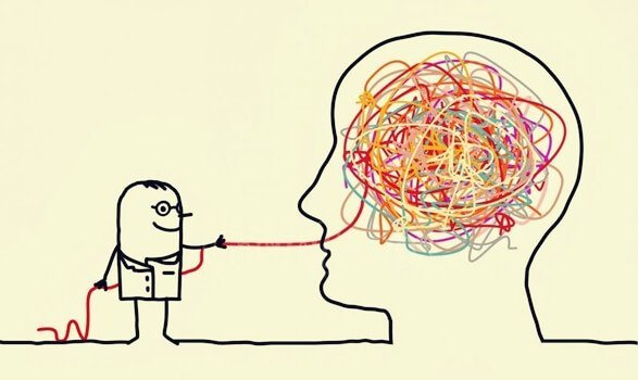 Farverige snore kludret sammen i hoved