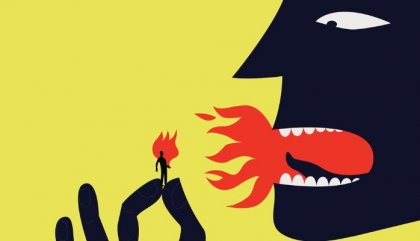 Person, der puster ild på lille menneske, symboliserer en giftig chef