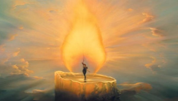 Person i stort stearinlys