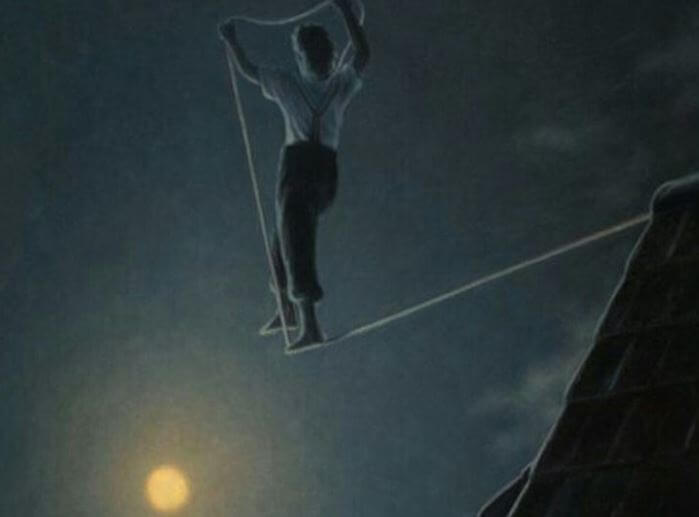 Mand går på line, som han selv holder oppe