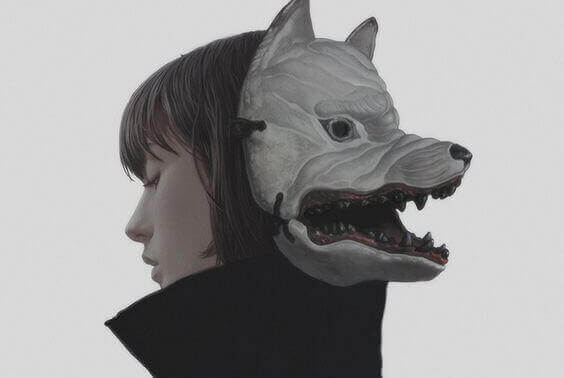 Kvinde med ulvemaske illustrerer sociale kamæleoner