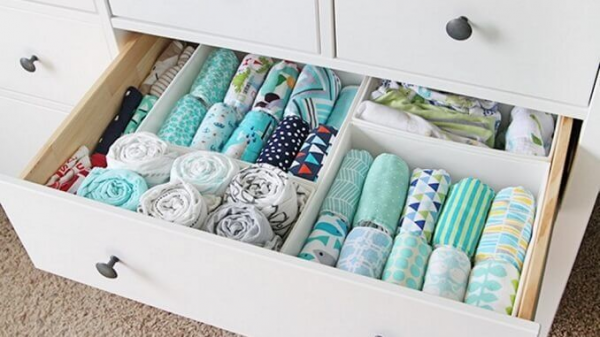 Skuffe med sammenlagt tøj