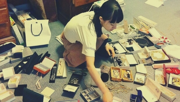 Marie Kondo rydder op i smykker