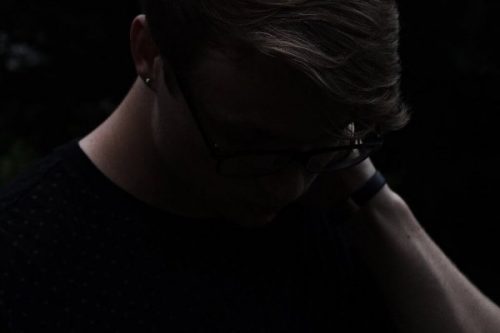 Børn og unge bekymrer sig meget, når de oplever vold i hjemmet