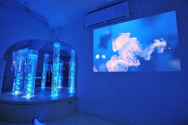 Et blåt snoezelen rum