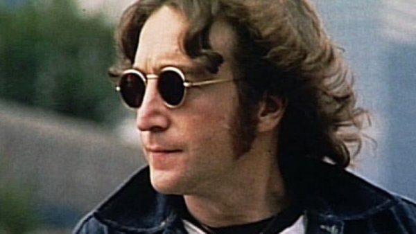 John Lennon med solbriller