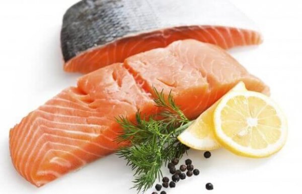 Du kan spise laks for at undgå mangel på B12-vitamin