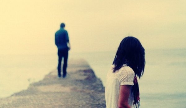 Par på vej væk fra hinanden, da de ikke elsker hinanden