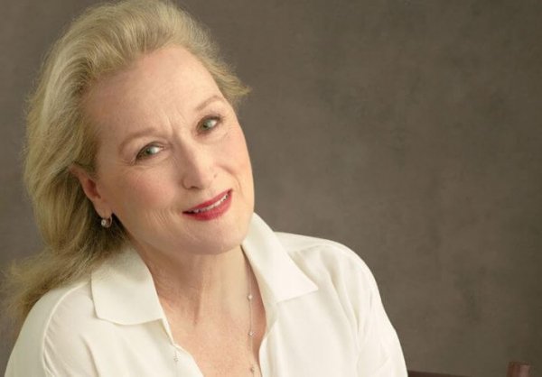 meryl streep iført hvid skjorte