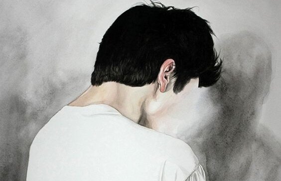 dreng med ryggen vendt til. Bange for at miste kontrollen