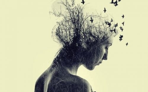 Kvinde med flakkende tanker