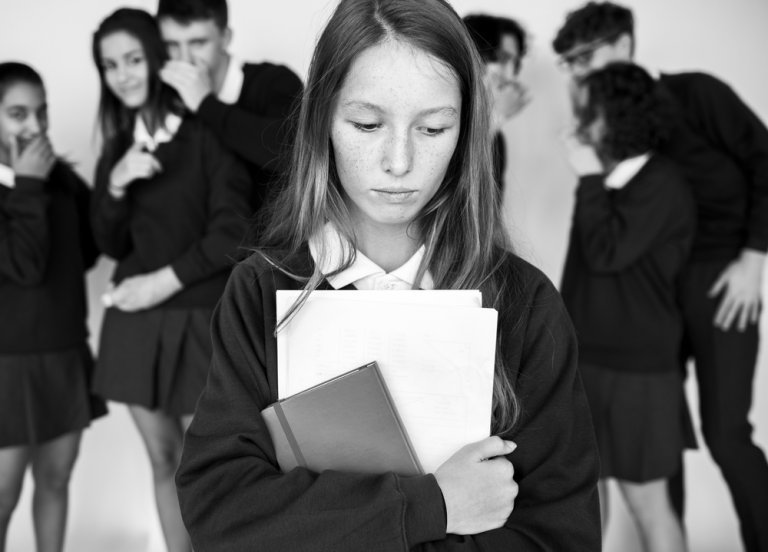 Pige bliver bagtalt i skolen