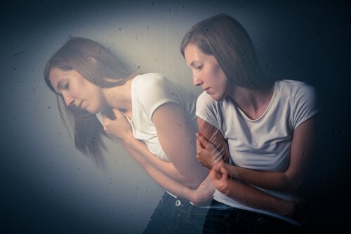 Kvinde oplever ubehag som følge af indtag ecstasy