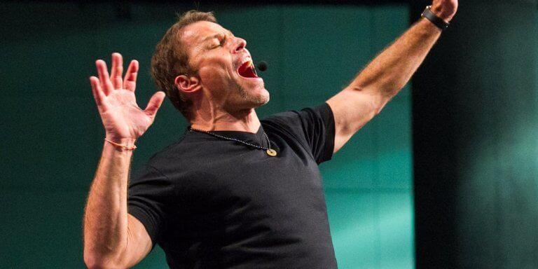 Tony Robbins råber