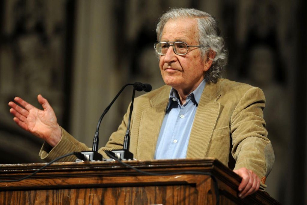 Min familie ved ikke, hvem Noam Chomsky er