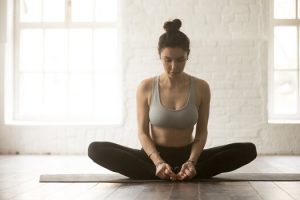 6 yogastillinger til rygsmerter muskelspændinger