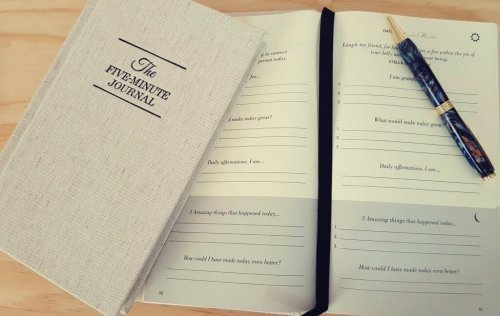 Du kan anvende den originale Five Minute Journal til at blive gladere