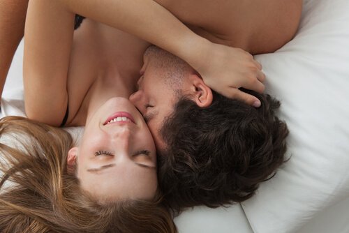 par i sengen går gennem den seksuelle reaktionscyklus