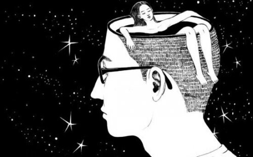 kvinde, der bader i en mands hoved